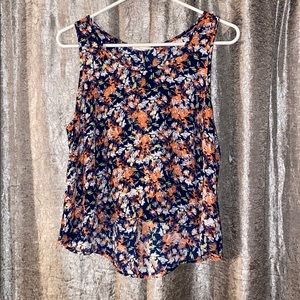 Sleeveless Patterned Blouse